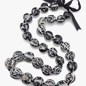 Black Tiger Fukui Nut Lei
